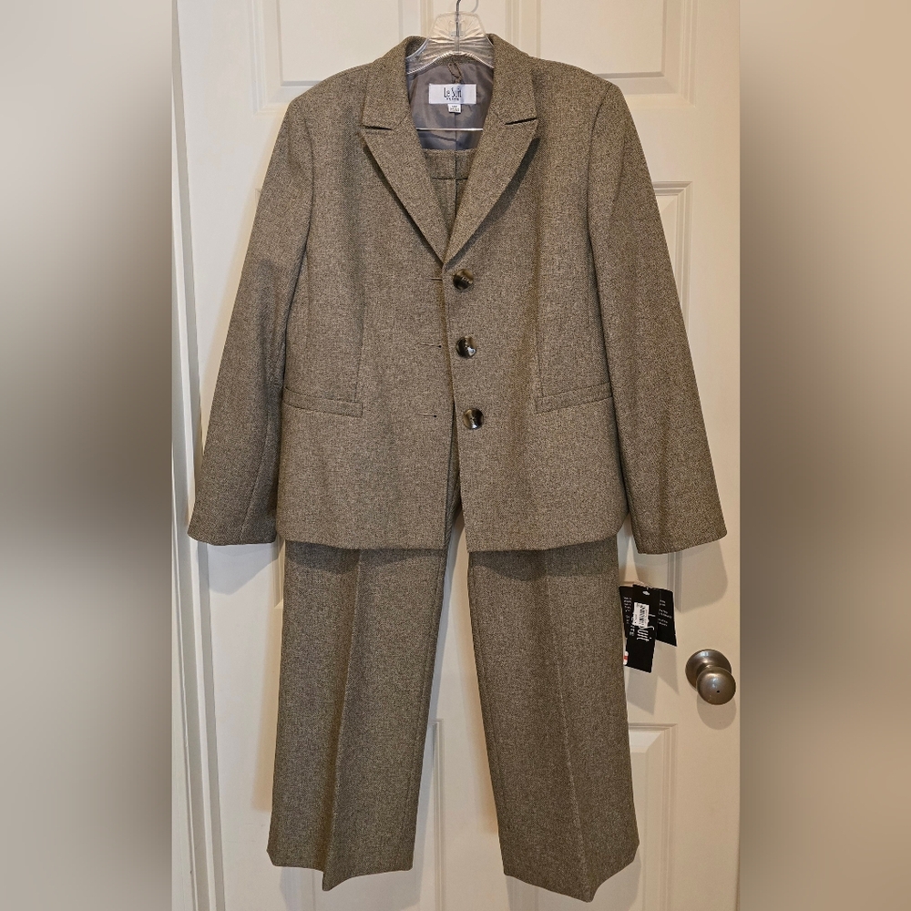 Petite Suit